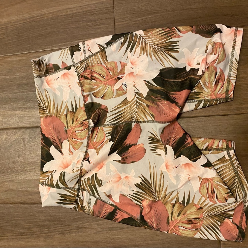 Old Navy Floral Athletic Biking Shorts - Picture 3 of 5